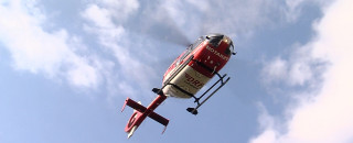 Rettungshubschrauber von unten