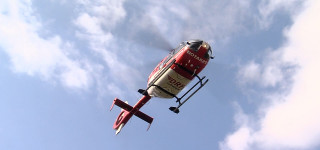 Rettungshubschrauber von unten