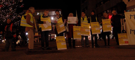 Demonstranten zum Tag der Menschenrechte