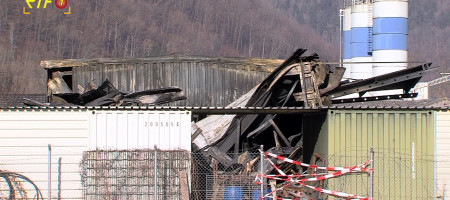Gro&szlig;brand einer Lagerhalle Lichtenstein - Brandruine