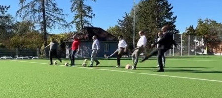 Kunstrasen Sportplatz Kies