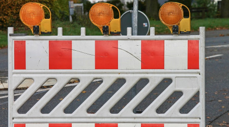 Stra&szlig;ensperrung