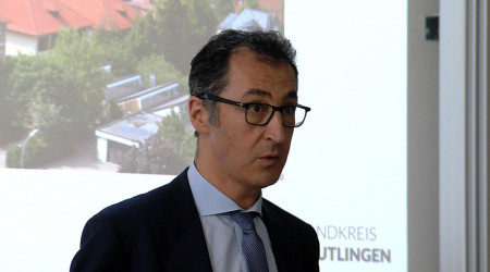 Cem &Ouml;zdemir