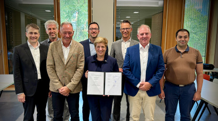 Vertragsunterzeichnung obere Neckarbahn