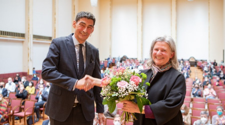 Karla Pollmann zur neuen Universitäts-Rektorin gewählt