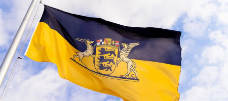 Flagge mit Wappen