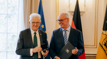 Klausmann erh&auml;lt Staufermedaille