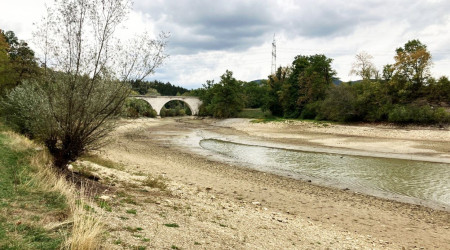 Kaum noch Wasser da: Der Sch&ouml;mberger Stausee